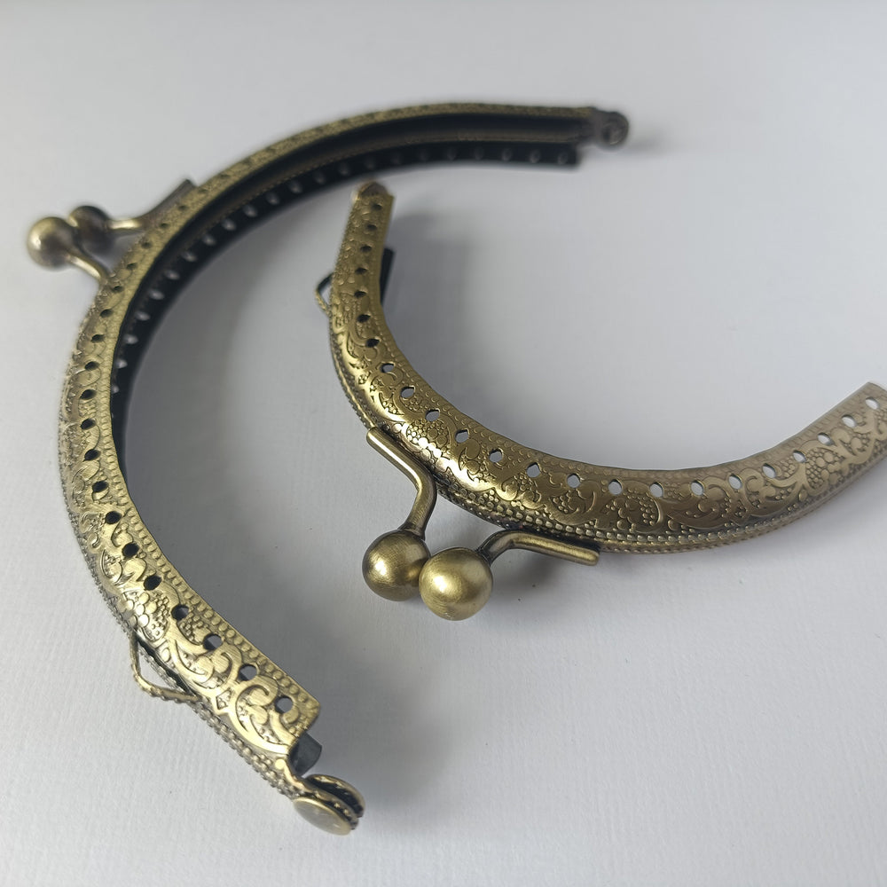 Metal Kiss-Clasp Purse Frame – Antique Bronze (2 Sizes)
