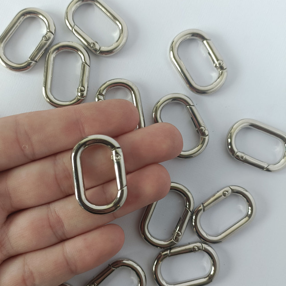 Spring Gate Oval Ring - Platinum - 31x20mm