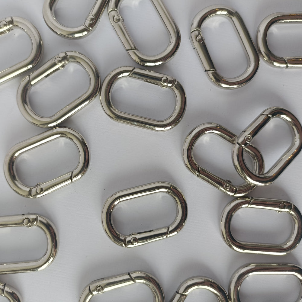 Spring Gate Oval Ring - Platinum - 31x20mm